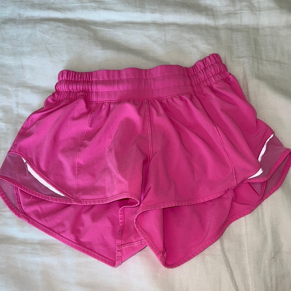 Size 2 hotty hot shorts 2.5 inch